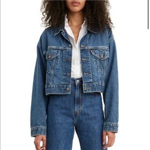 NWT Levi’s Denim Cropped Trucker Jacket
